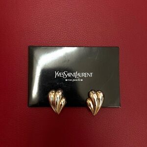 Vintage Monet 3D Heart Shell Earrings
